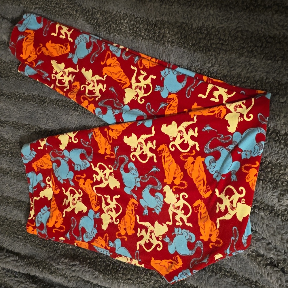 Lularoe tc leggings . Aladin